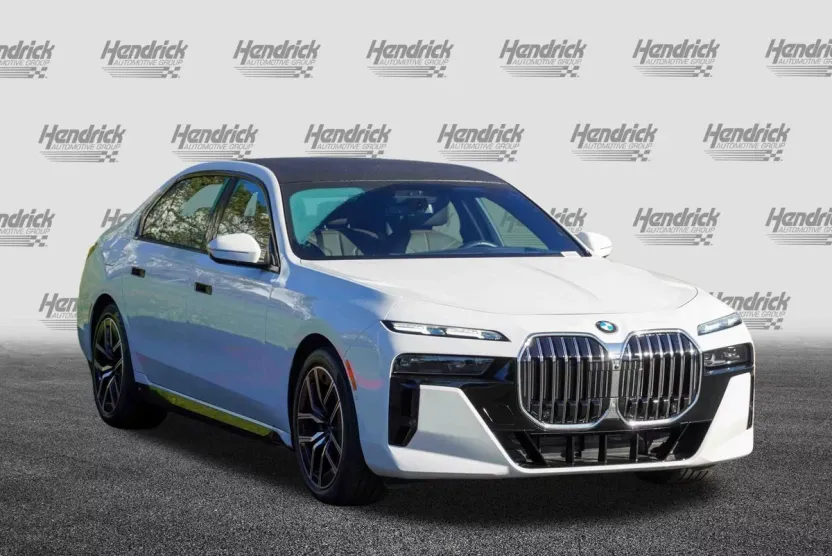 2025 Bmw 740i photo 1