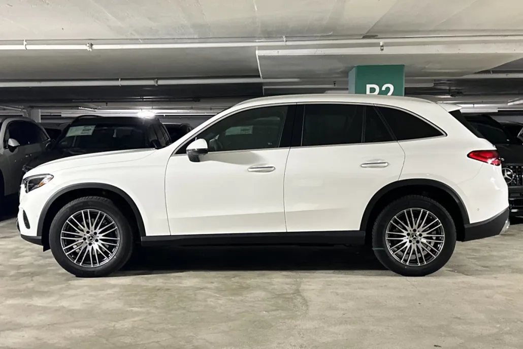 2026 Mercedes Benz GLC 300 4MATIC photo 1