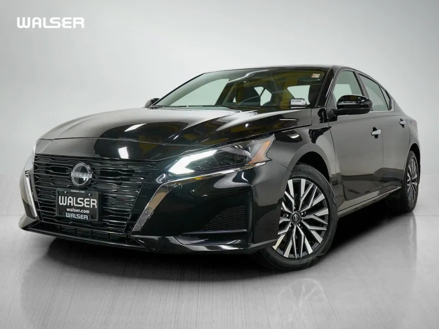 2024 Nissan Altima 2.5 SV photo 1