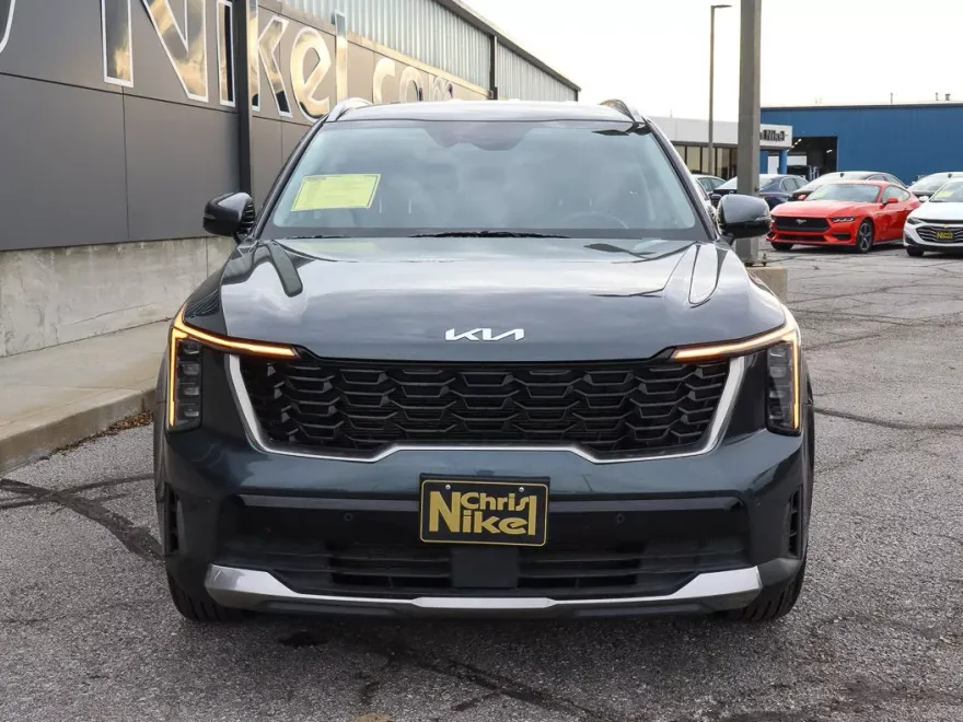 2024 Kia Sorento S photo 1