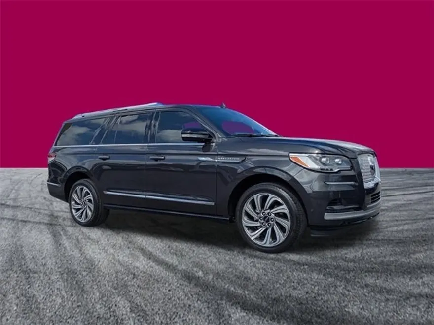 2022 Lincoln Navigator L Reserve photo 1