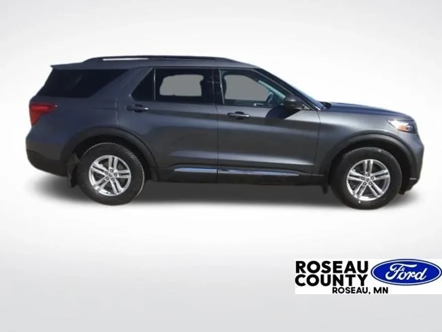 2024 Ford Explorer XLT photo 1