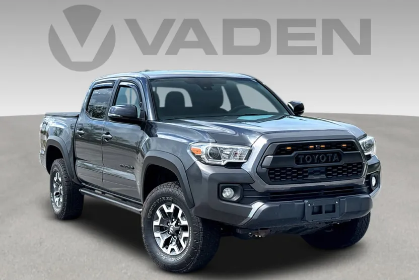 2023 Toyota Tacoma TRD Off-Road V6 photo 1