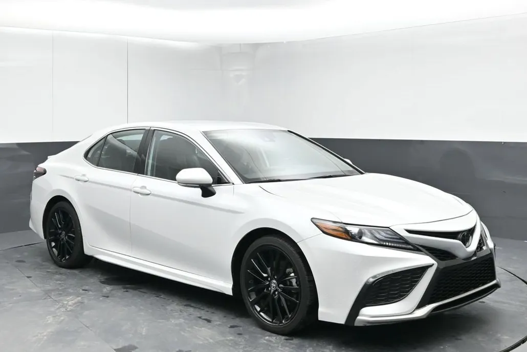 2023 Toyota Camry XSE photo 1