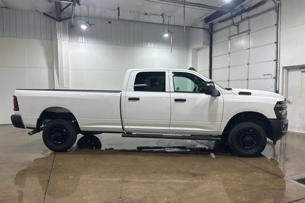 2025 Ram 2500 Tradesman photo 1