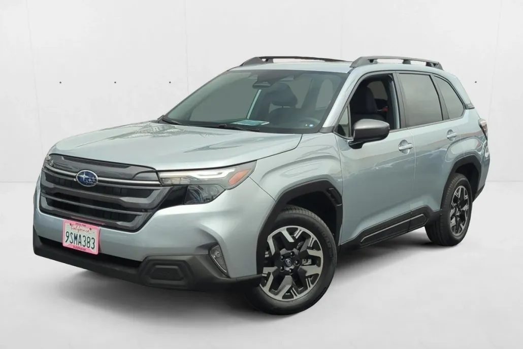 2025 Subaru Forester Premium Base photo 1