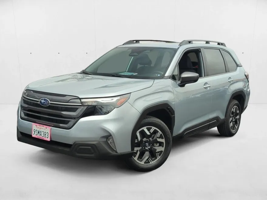 2025 Subaru Forester Premium Base photo 1