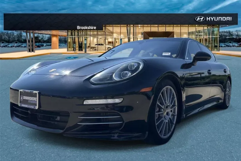 2015 Porsche Panamera 4S Executive photo 1