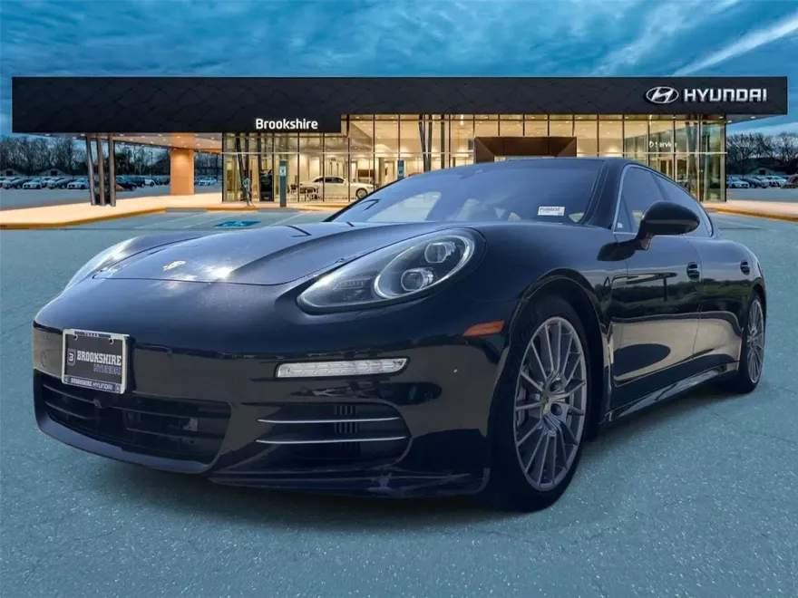 2015 Porsche Panamera 4S Executive photo 1