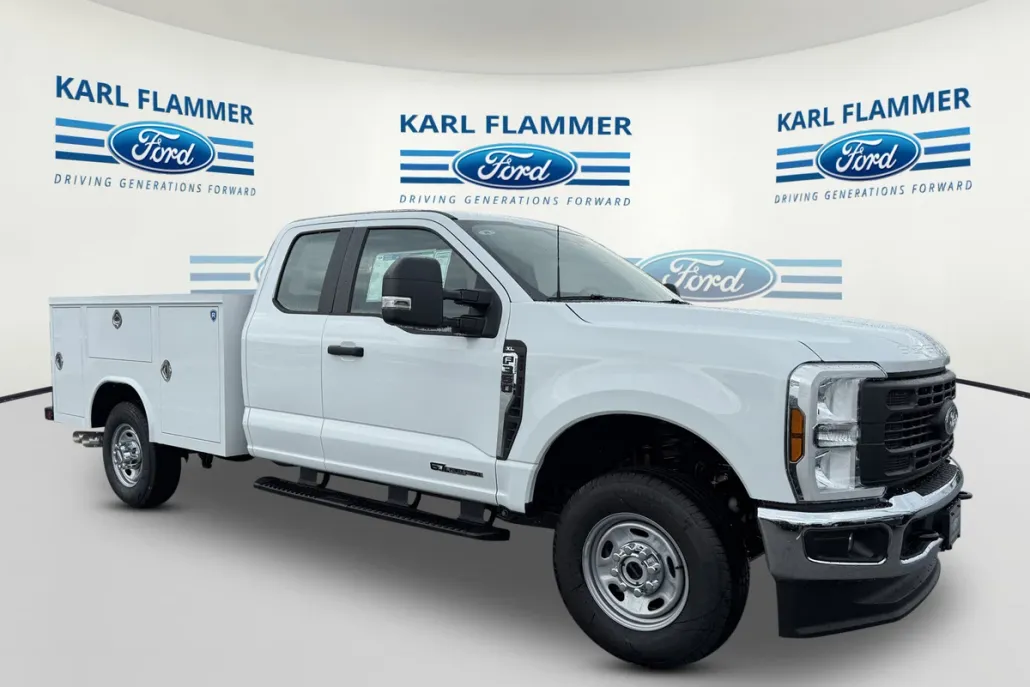 2025 Ford F-350 XL photo 1