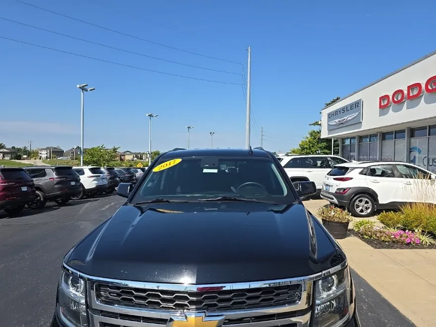2017 Chevrolet Tahoe LT photo 1
