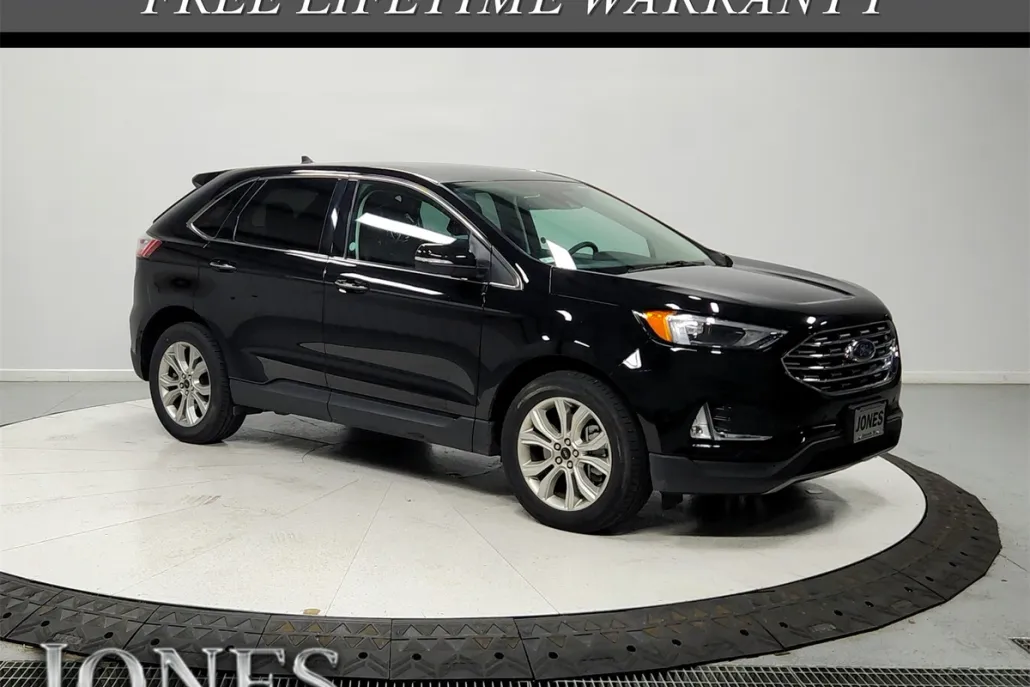 2024 Ford Edge Titanium photo 1