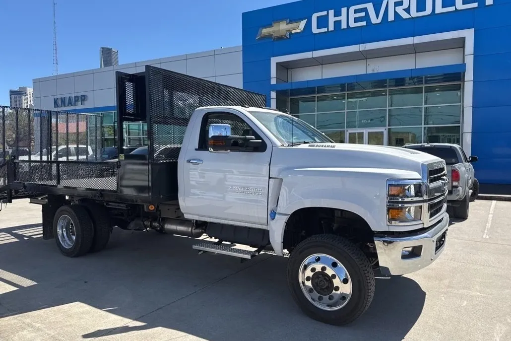 2023 Chevrolet Silverado 5500HD Work Truck photo 1