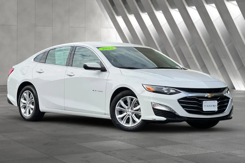 2023 Chevrolet Malibu 1LT photo 1