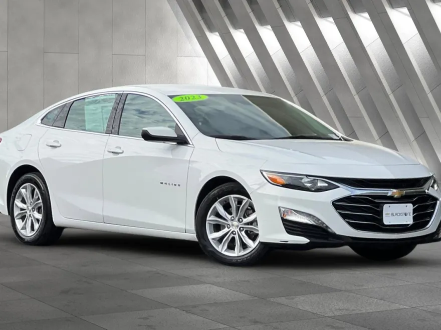 2023 Chevrolet Malibu 1LT photo 1
