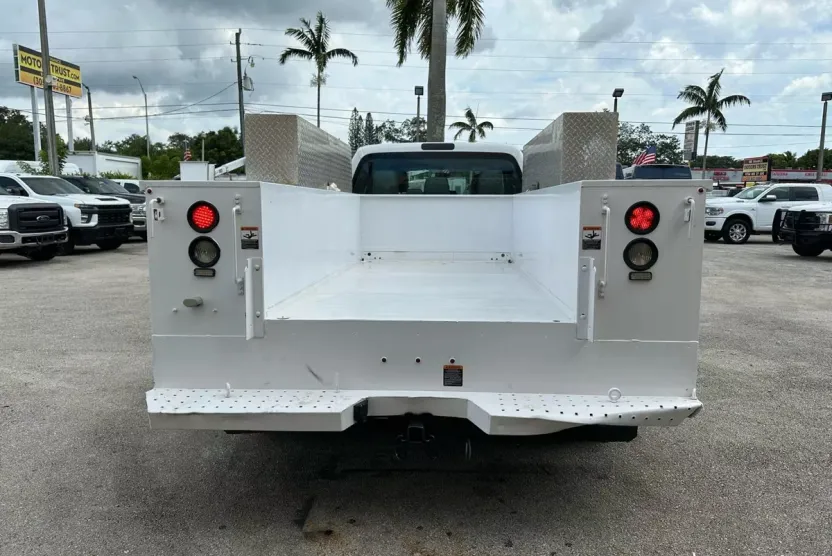 2016 Ford F-350 photo 1