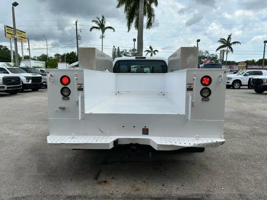 2016 Ford F-350 photo 1