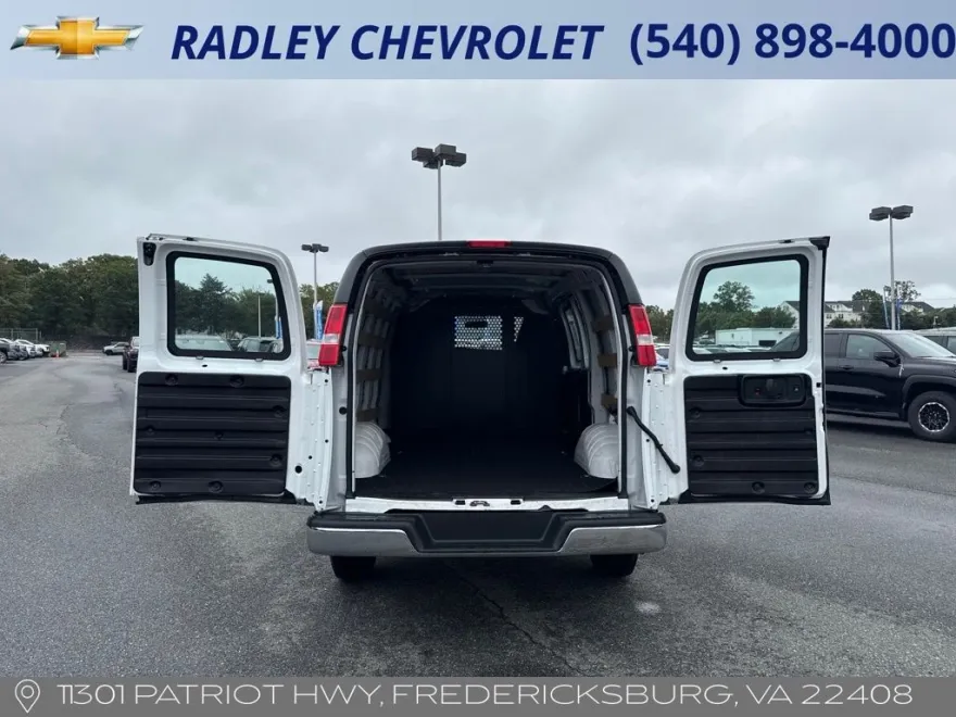 2023 Gmc Savana 2500 Cargo photo 1