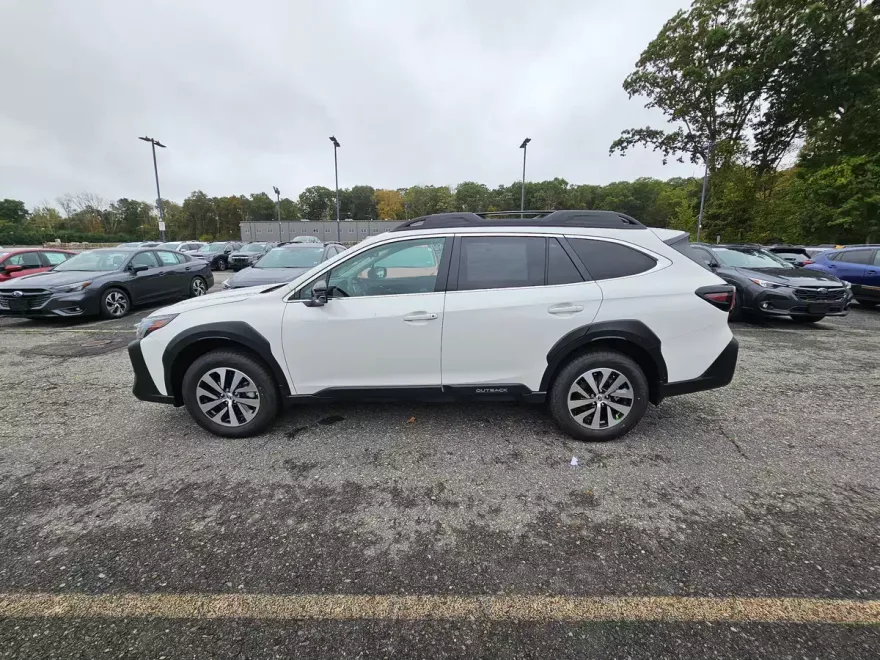 2025 Subaru Outback Premium photo 1
