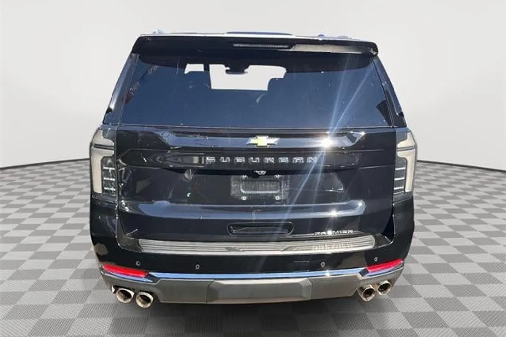 2025 Chevrolet Suburban Premier photo 1