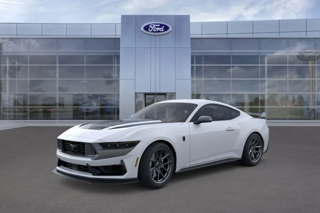 2025 Ford Mustang Dark Horse photo 1