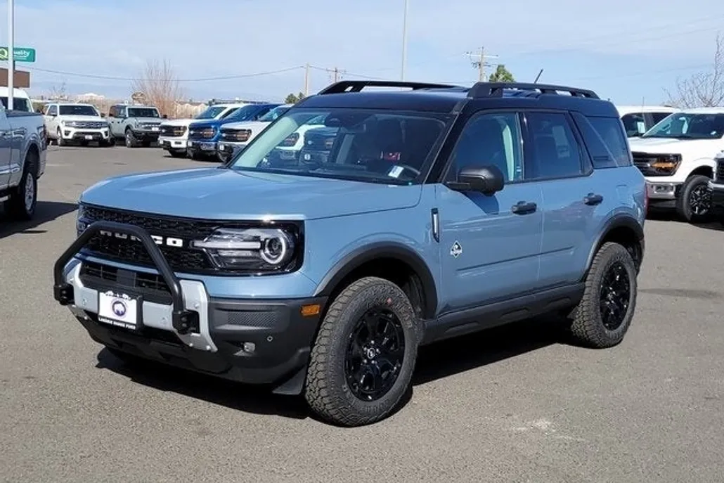 2025 Ford Bronco Sport Outer Banks photo 1