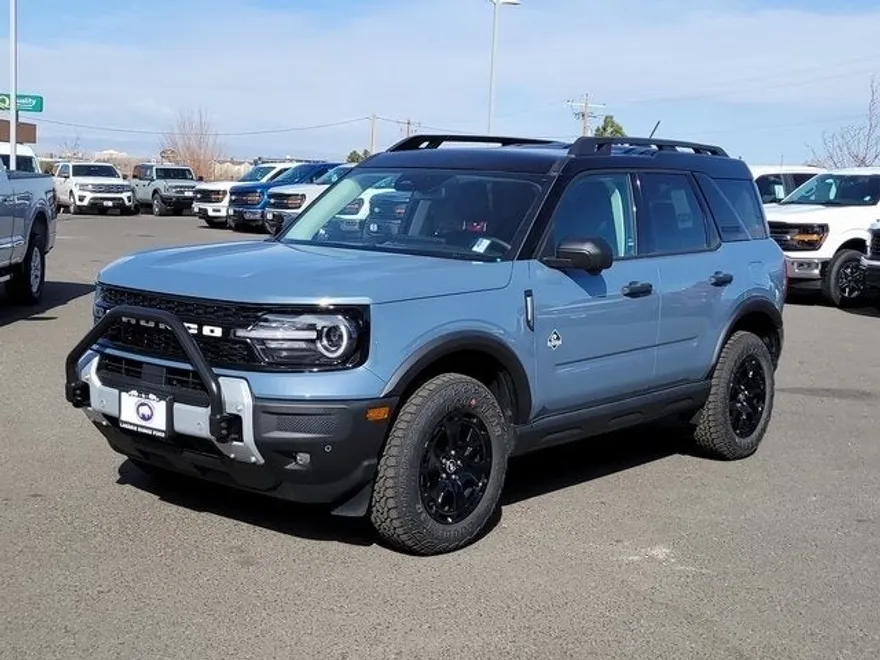 2025 Ford Bronco Sport Outer Banks photo 1
