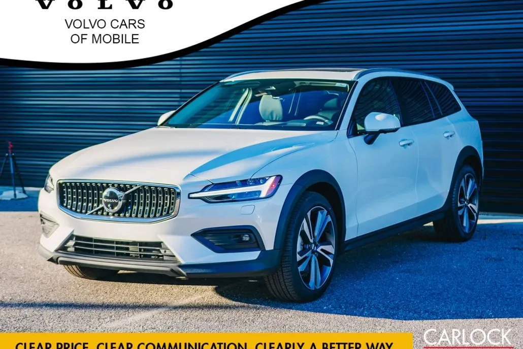 2025 Volvo V60 Cross Country B5 Plus photo 1