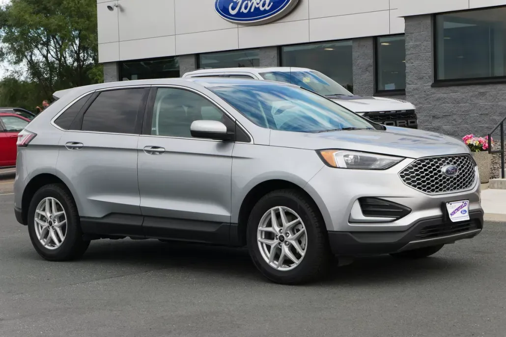 2024 Ford Edge SEL photo 1