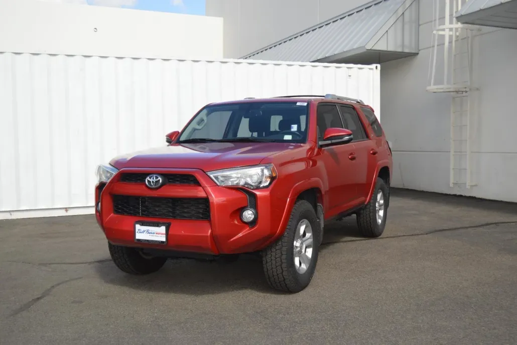 2016 Toyota 4Runner SR5 photo 1