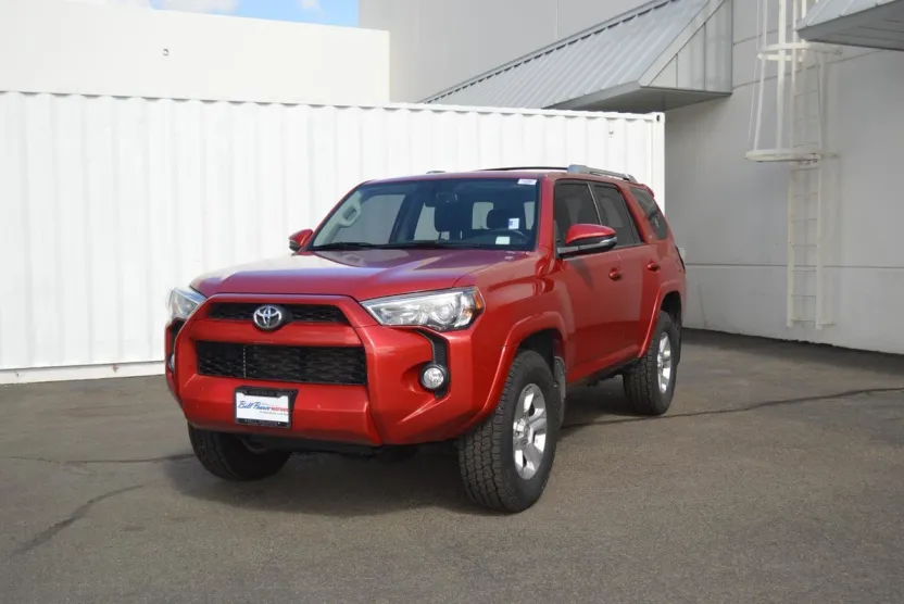 2016 Toyota 4Runner SR5 photo 1