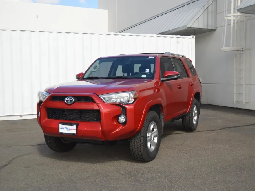 2016 Toyota 4Runner SR5 photo 1
