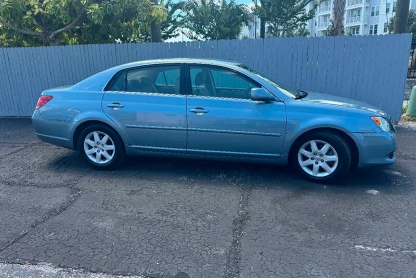2008 Toyota Avalon XL photo 1