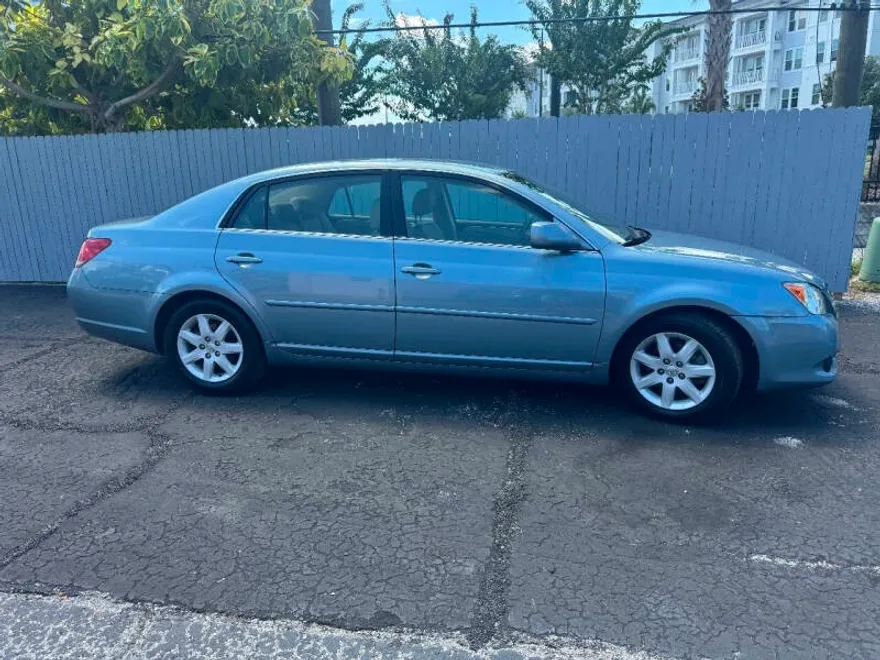 2008 Toyota Avalon XL photo 1