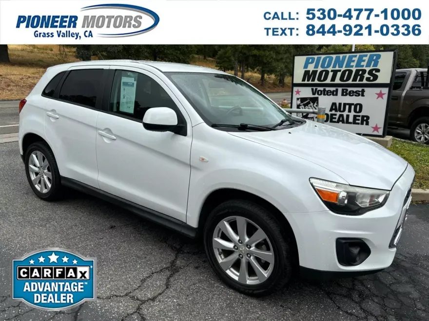2015 Mitsubishi Outlander Sport ES photo 1