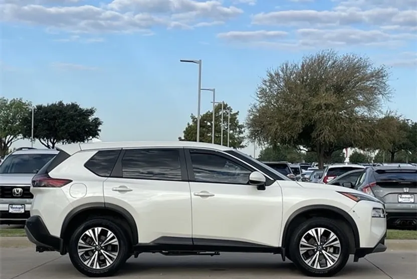 2023 Nissan Rogue SV photo 1