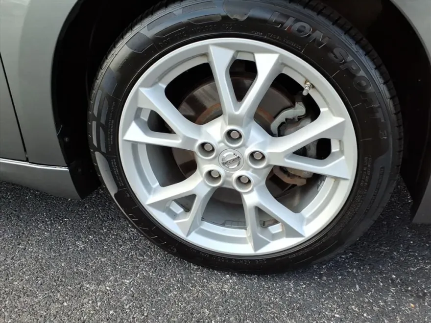 2014 Nissan Maxima SV photo 1