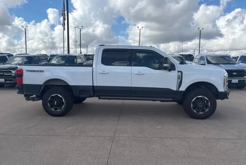 2025 Ford F-250 photo 1