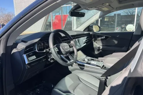 2025 Audi Q8 55 Premium Plus photo 2