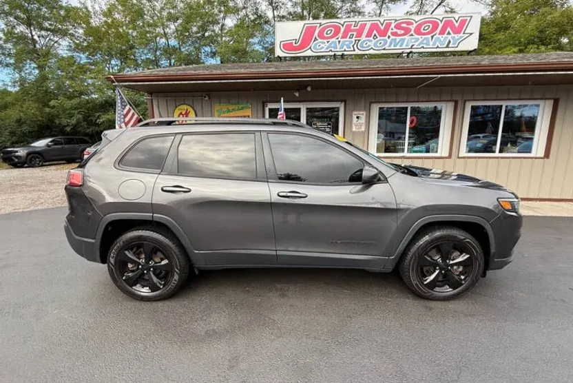 2019 Jeep Cherokee Latitude photo 1