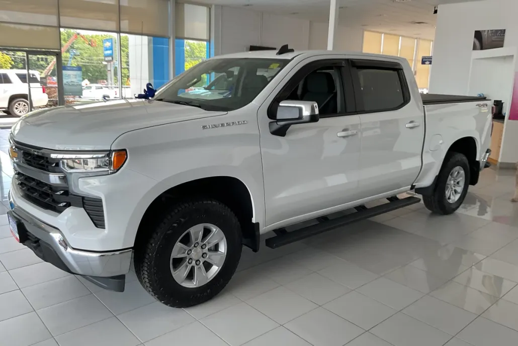 2025 Chevrolet Silverado 1500 photo 1
