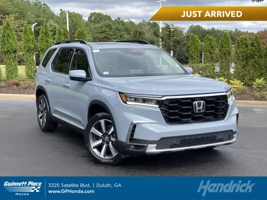 2023 Honda Pilot Touring photo 1