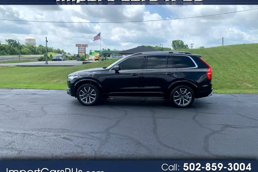 2018 Volvo XC90 T5 AWD Momentum photo 1