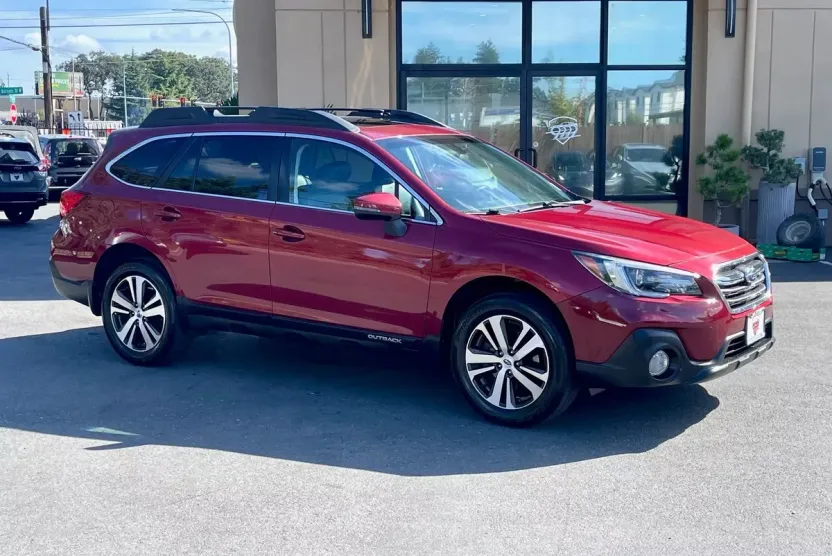 2018 Subaru Outback 2.5i Limited photo 1
