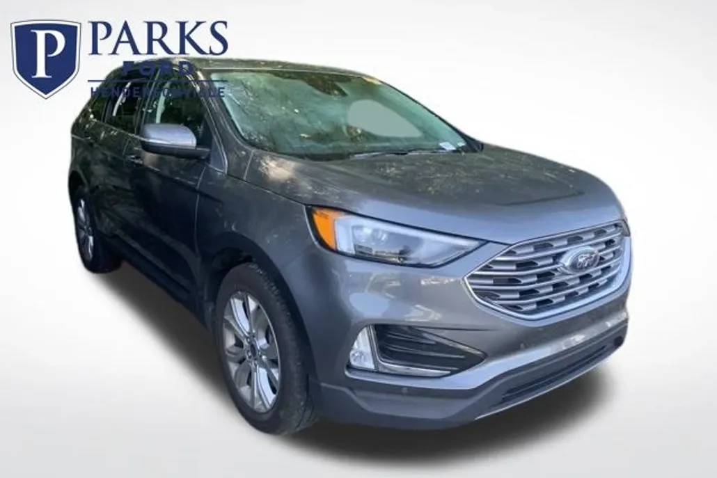2022 Ford Edge Titanium photo 1