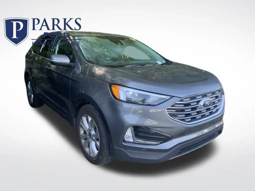 2022 Ford Edge Titanium photo 1