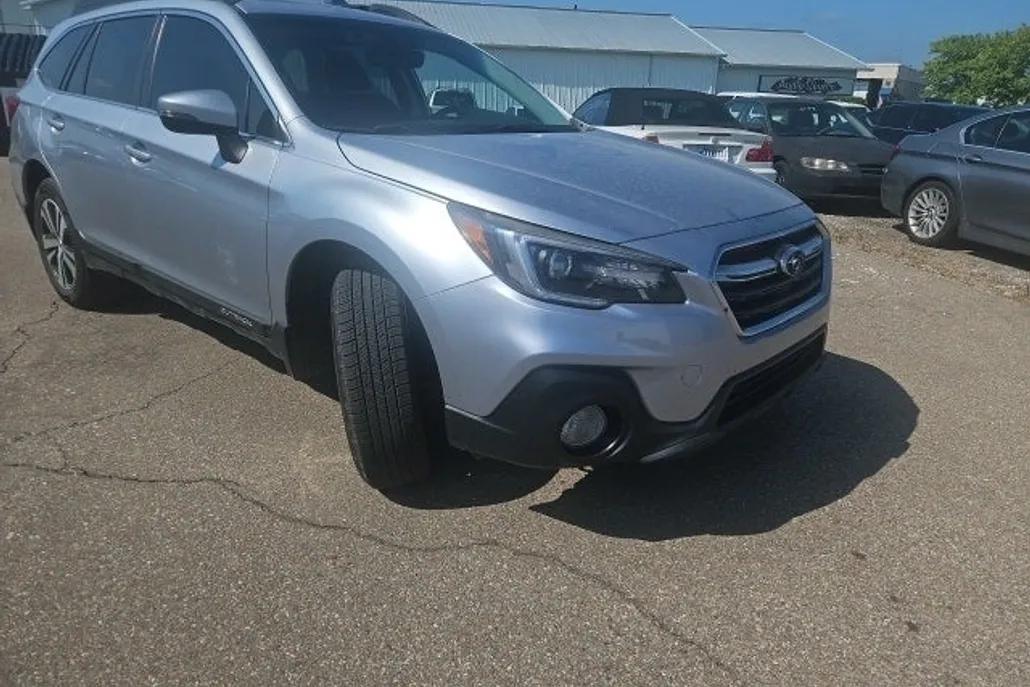 2018 Subaru Outback 2.5i Limited photo 1