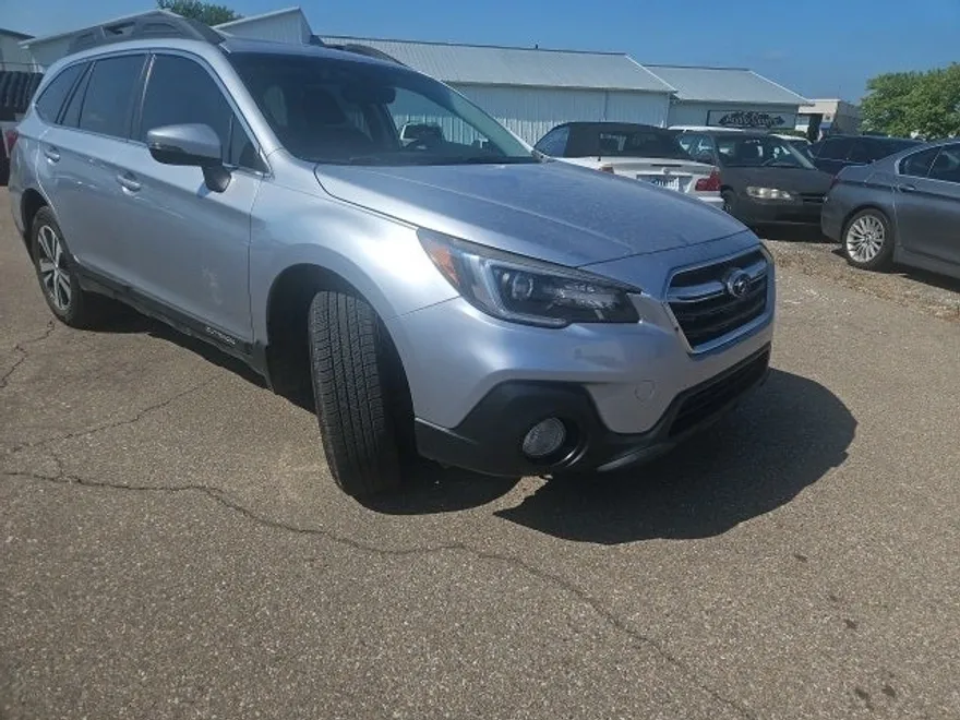 2018 Subaru Outback 2.5i Limited photo 1