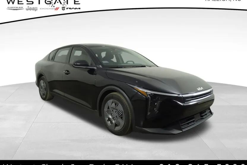 2025 Kia K4 LX photo 1