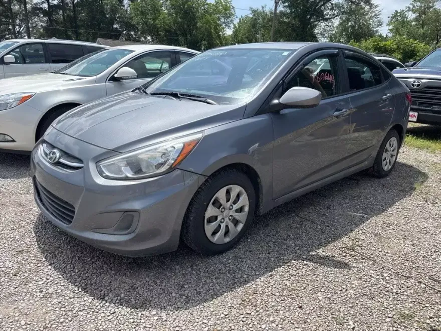 2017 Hyundai Accent SE photo 1